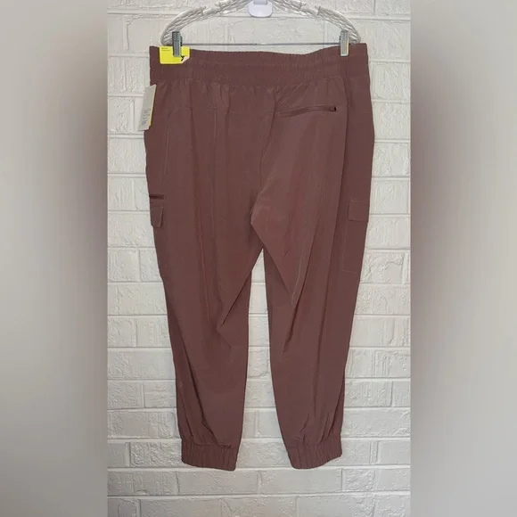 NWT ALL IN MOTION Women's Active Light Mid-Rise Cargo Joggers Sz S & XL ✨ - Picture 4 of 8